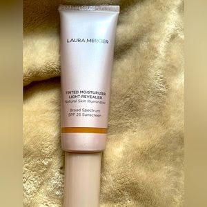 Tinted Moisturizer “WALNUT” Natural Skin Illuminator